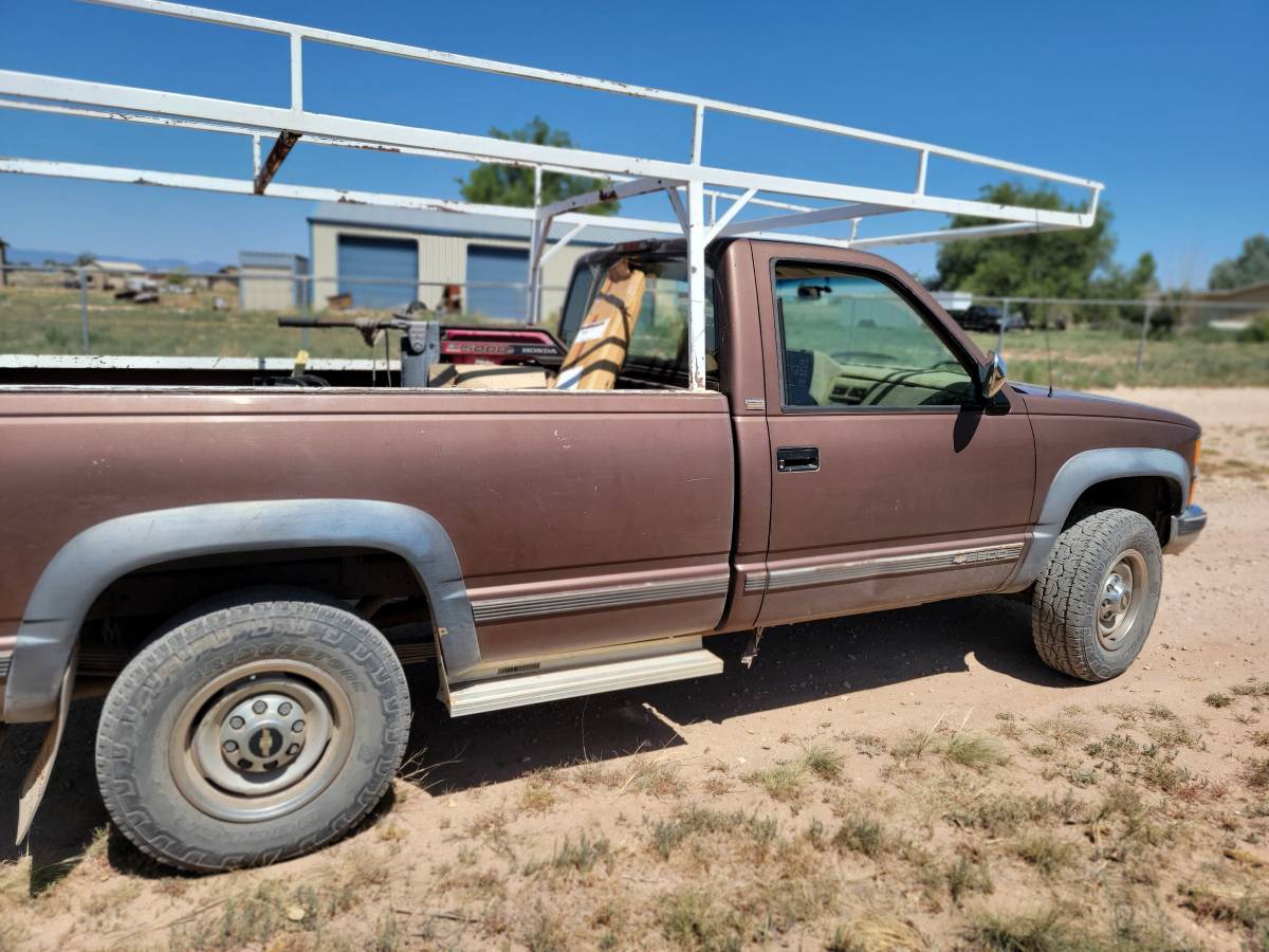 Chevrolet-gmt-400-34-ton-nominalchvy-diesel-1994-brown-7