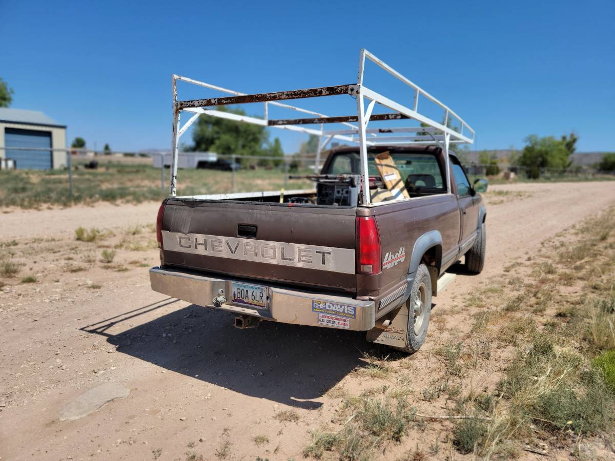 Chevrolet-gmt-400-34-ton-nominalchvy-diesel-1994-brown-9
