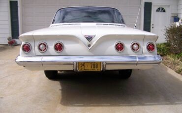 Chevrolet-impala-1961-white-10