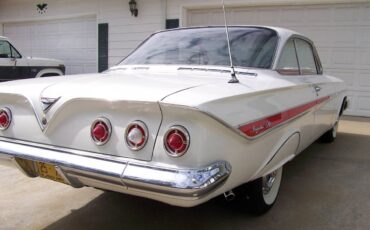 Chevrolet-impala-1961-white-11