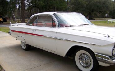 Chevrolet-impala-1961-white-12