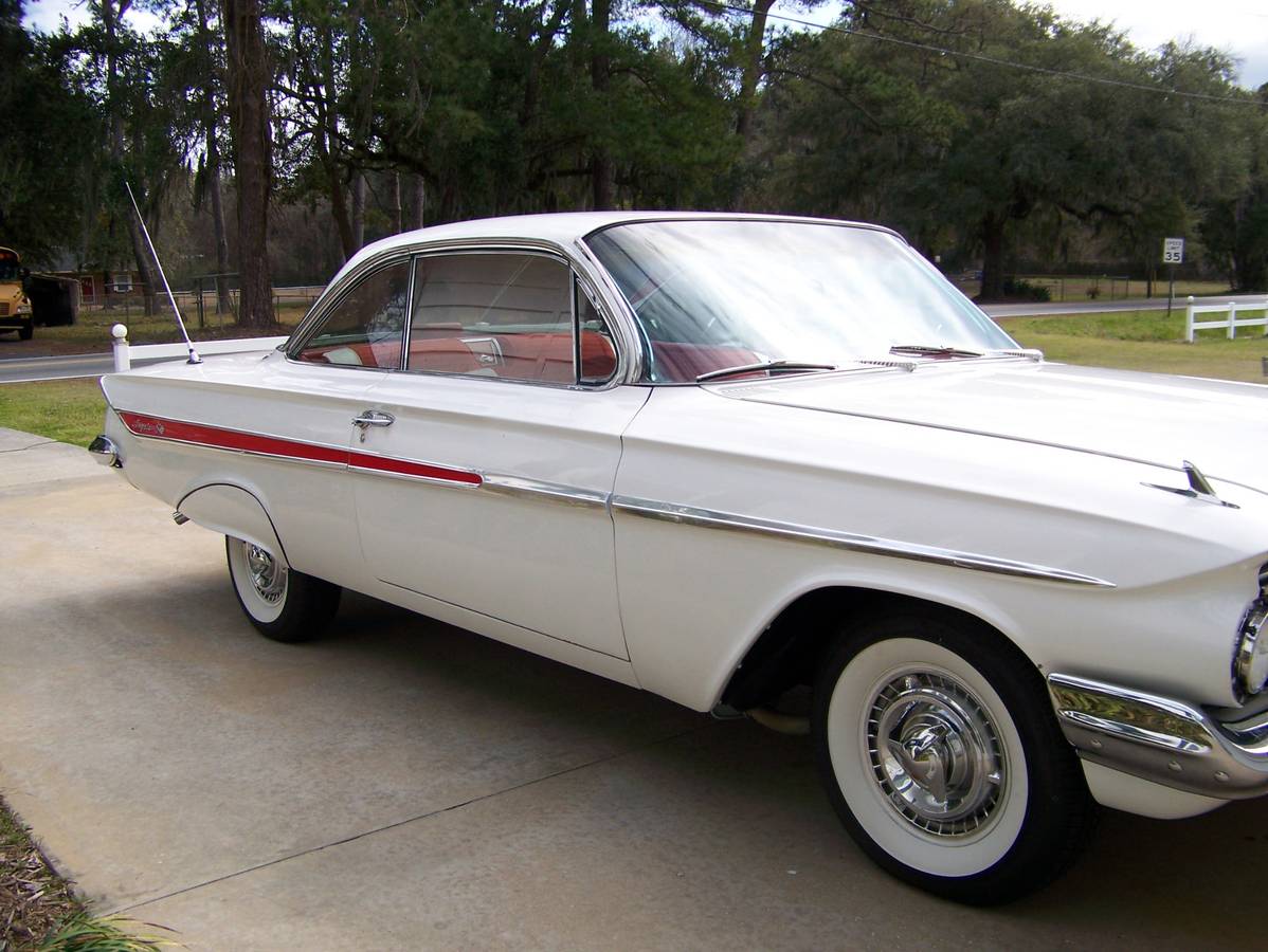 Chevrolet-impala-1961-white-12