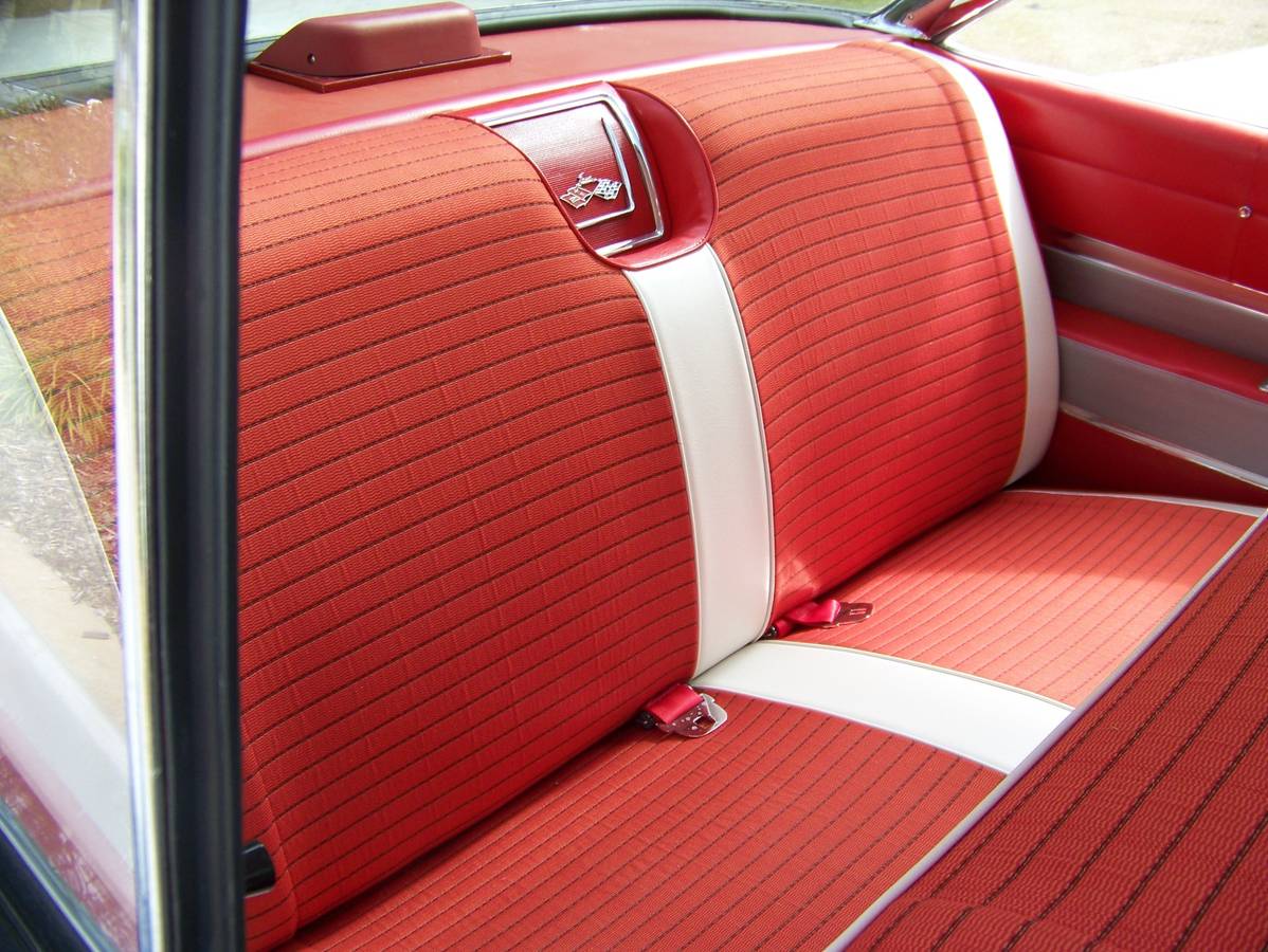 Chevrolet-impala-1961-white-13
