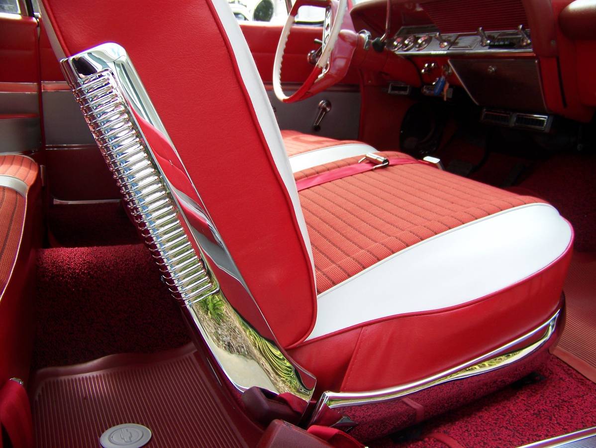 Chevrolet-impala-1961-white-14