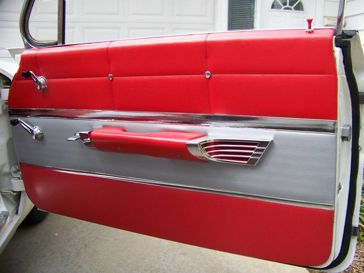 Chevrolet-impala-1961-white-15