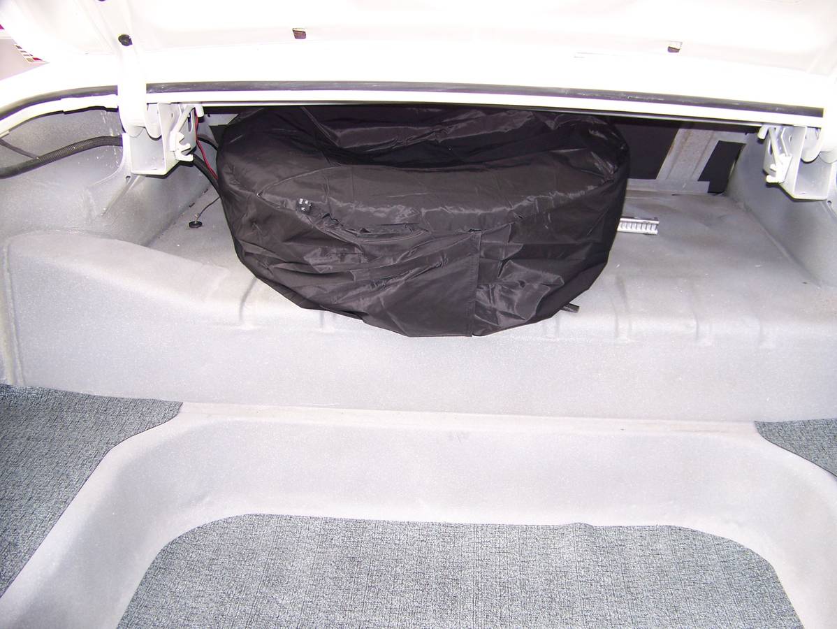 Chevrolet-impala-1961-white-17