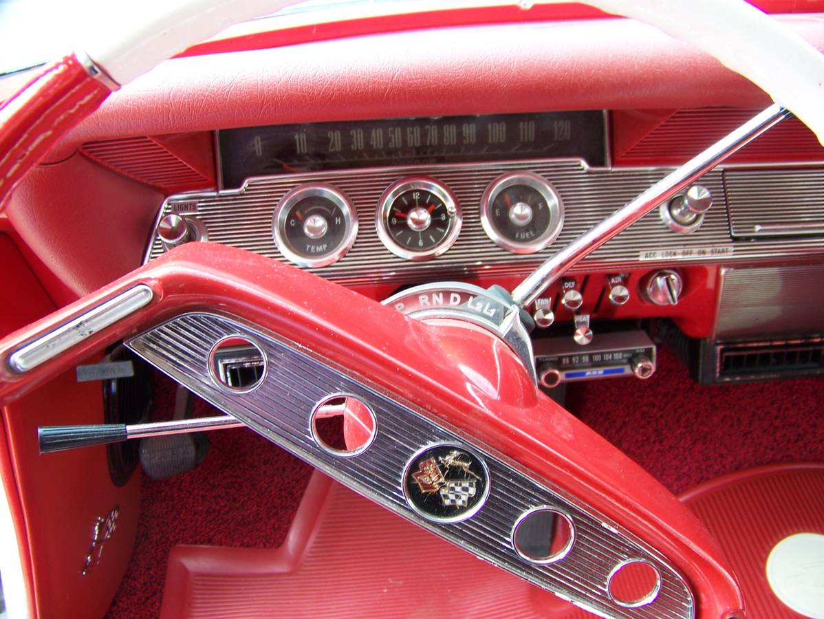 Chevrolet-impala-1961-white-19