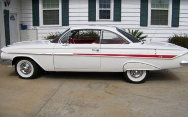 Chevrolet-impala-1961-white