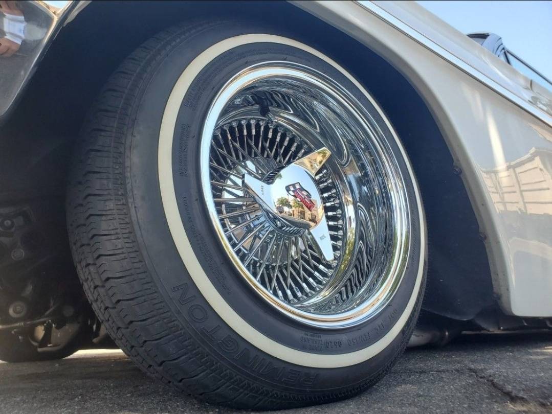 Chevrolet-impala-1961-white-6