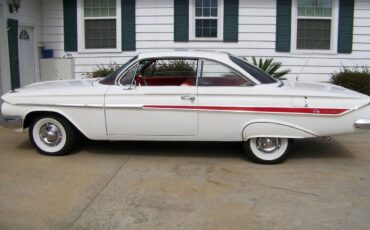 Chevrolet-impala-1961-white-8