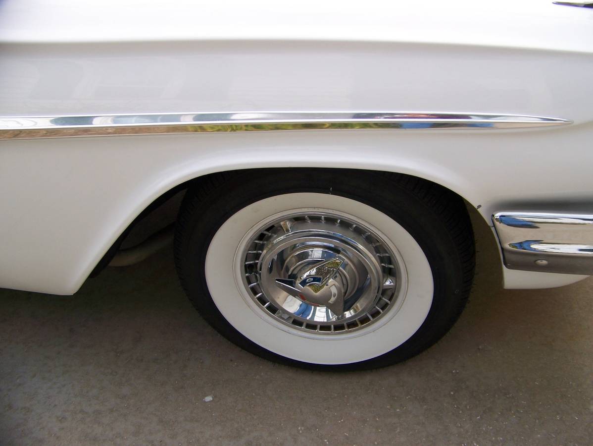 Chevrolet-impala-1961-white-9