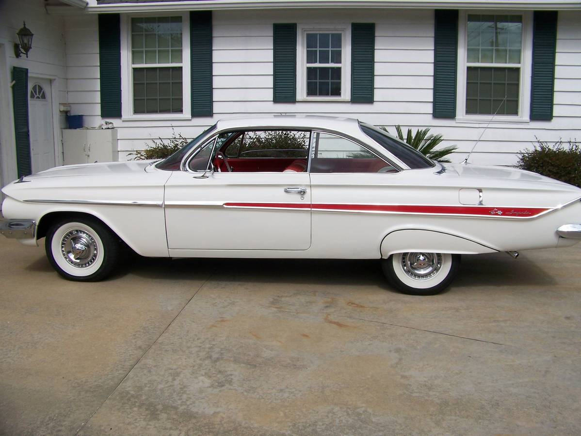 Chevrolet-impala-1961-white