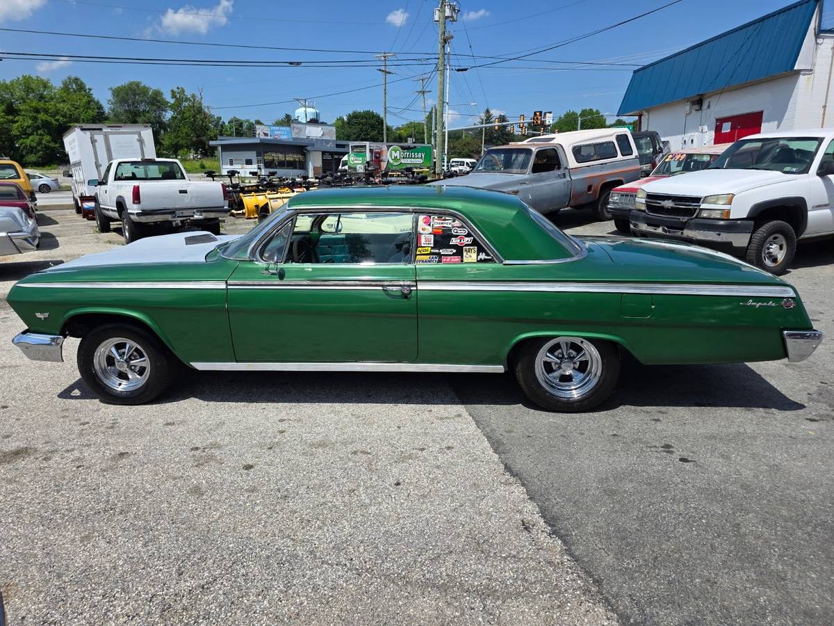 Chevrolet-impala-1962-green-1