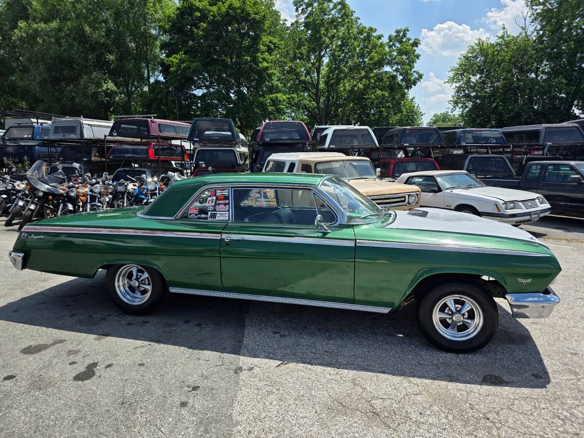 Chevrolet-impala-1962-green-20