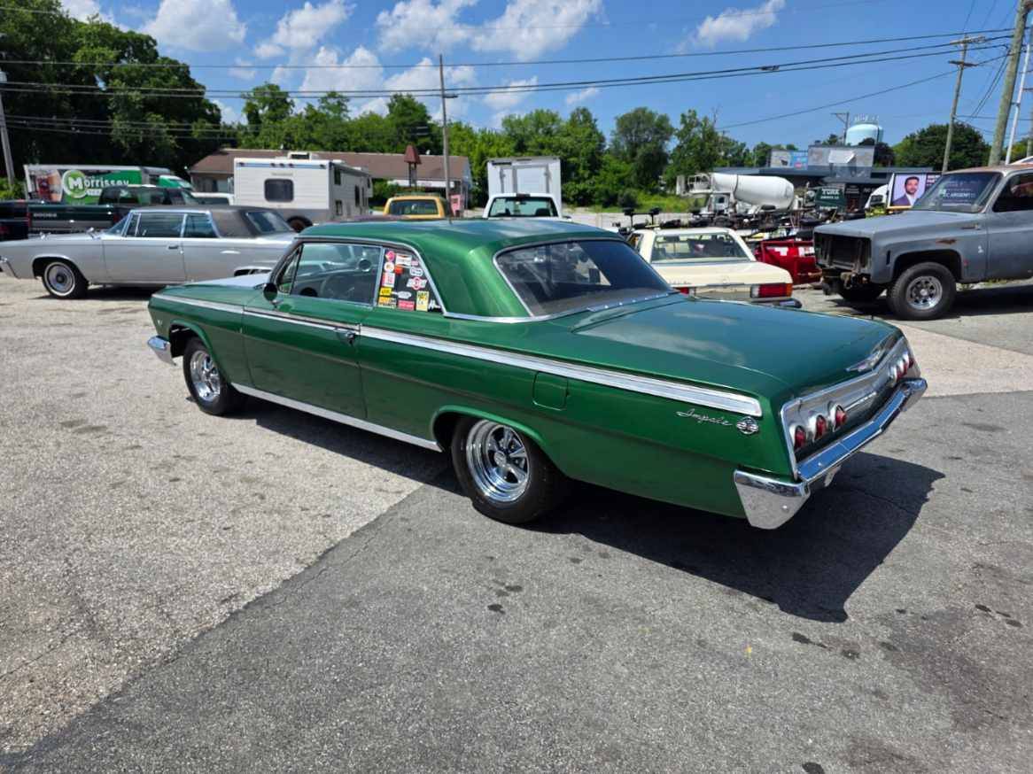 Chevrolet-impala-1962-green-4