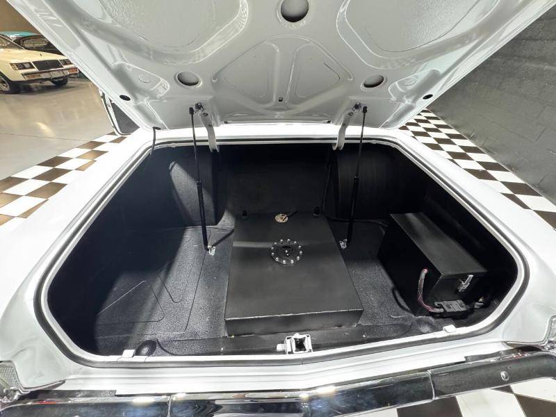 Chevrolet-impala-1962-white-3