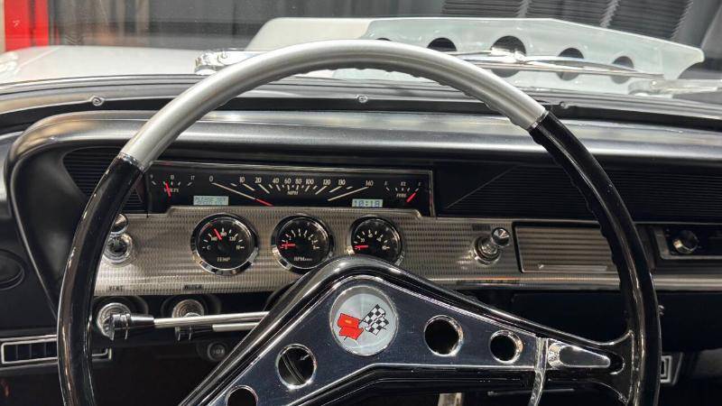 Chevrolet-impala-1962-white-4