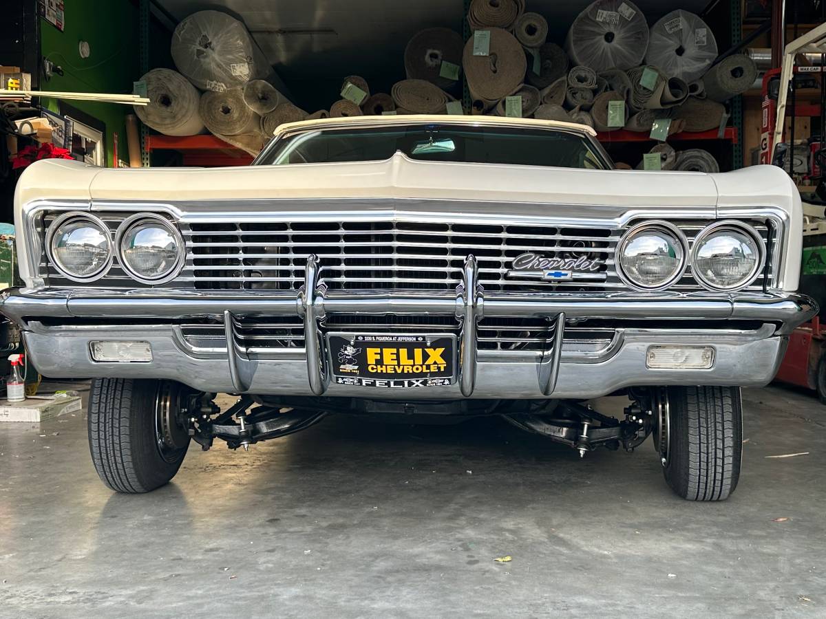 Chevrolet-impala-1966-white-1