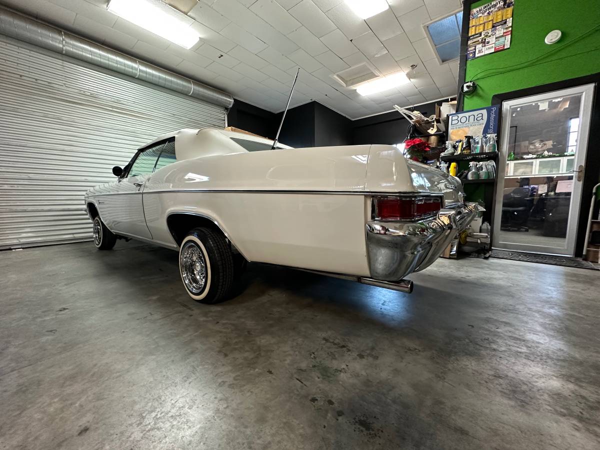Chevrolet-impala-1966-white-10