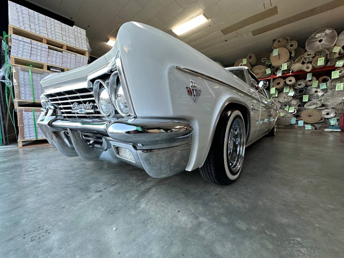 Chevrolet-impala-1966-white-12