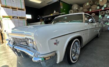 Chevrolet-impala-1966-white-4