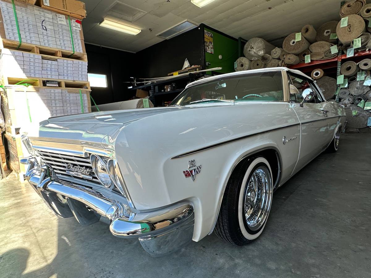 Chevrolet-impala-1966-white-4