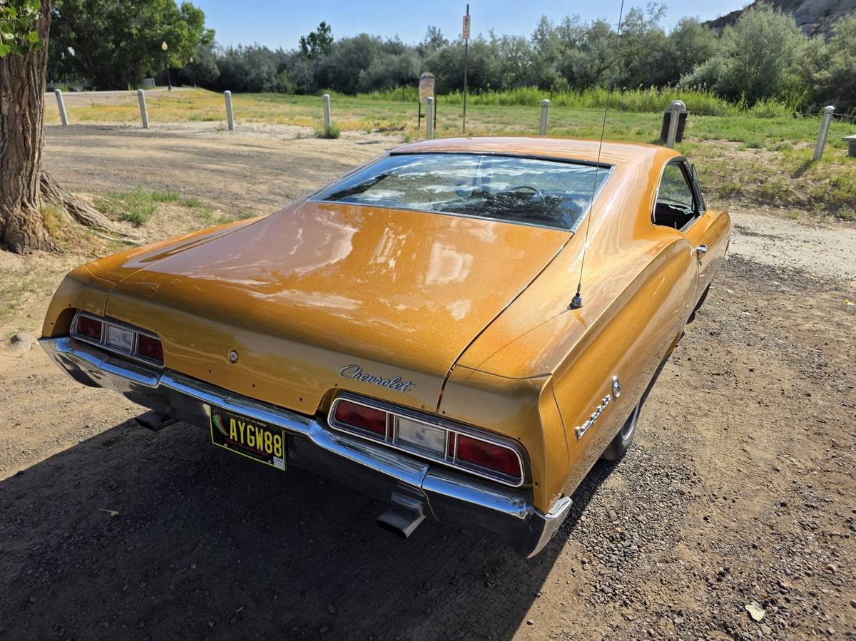 Chevrolet-impala-1967-custom-2