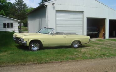 Chevrolet-impala-convertible-1965-yellow-1