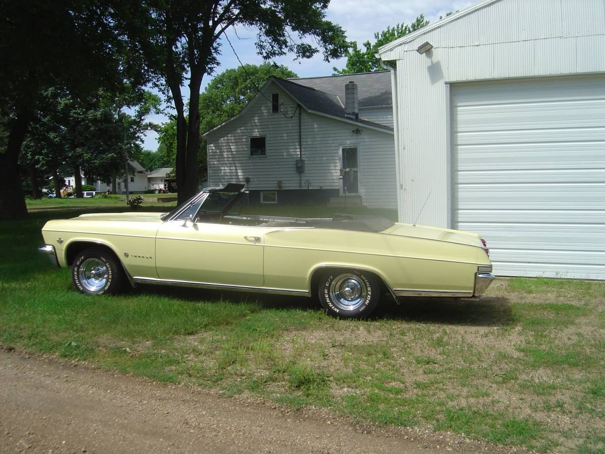 Chevrolet-impala-convertible-1965-yellow-2