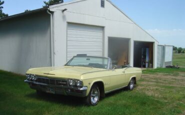 Chevrolet-impala-convertible-1965-yellow