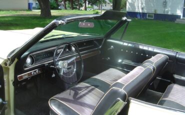Chevrolet-impala-convertible-1965-yellow-4