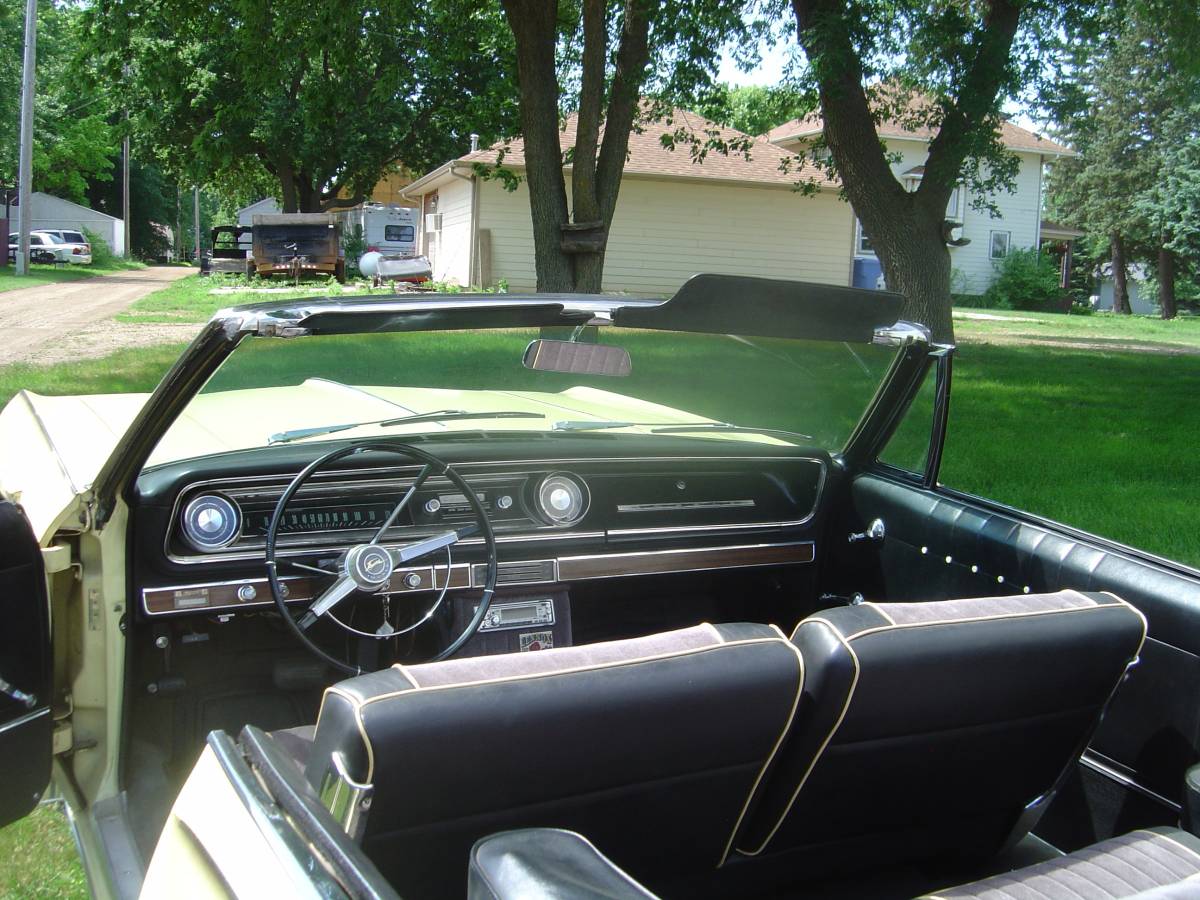 Chevrolet-impala-convertible-1965-yellow-5