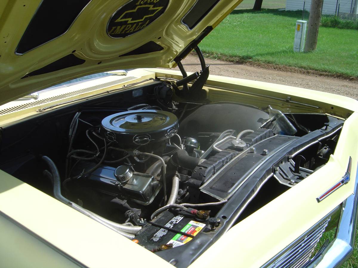 Chevrolet-impala-convertible-1965-yellow-6