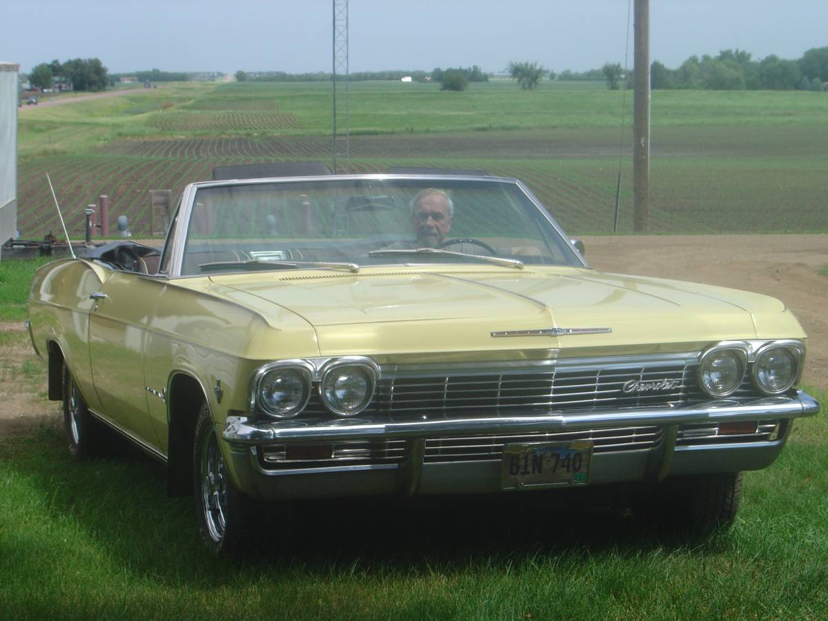 Chevrolet-impala-convertible-1965-yellow-8