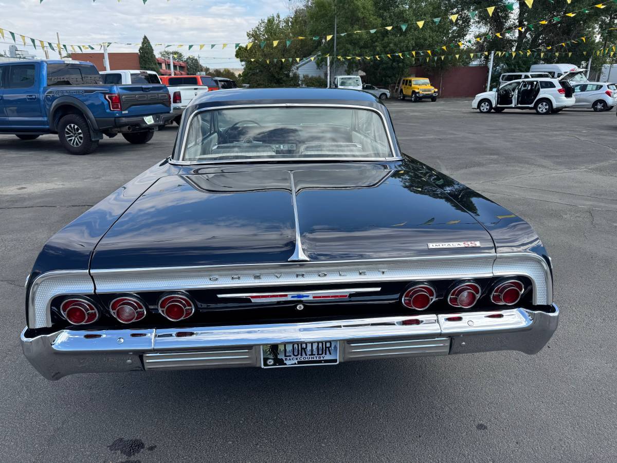 Chevrolet-impala-ss-1964-blue-3