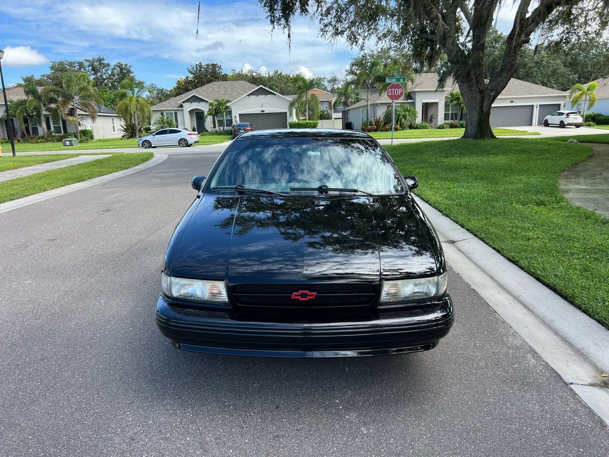 Chevrolet-impala-ss-1994-black