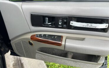 Chevrolet-impala-ss-1994-black-16