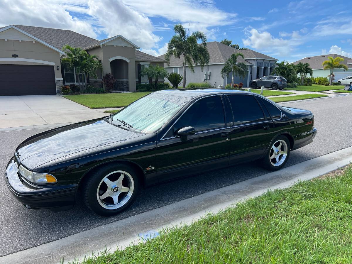 Chevrolet-impala-ss-1994-black-4