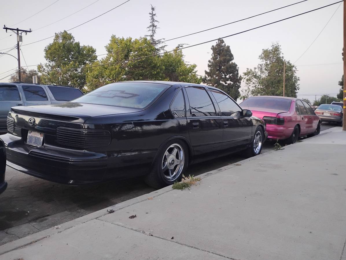 Chevrolet-impala-ss-1995-1