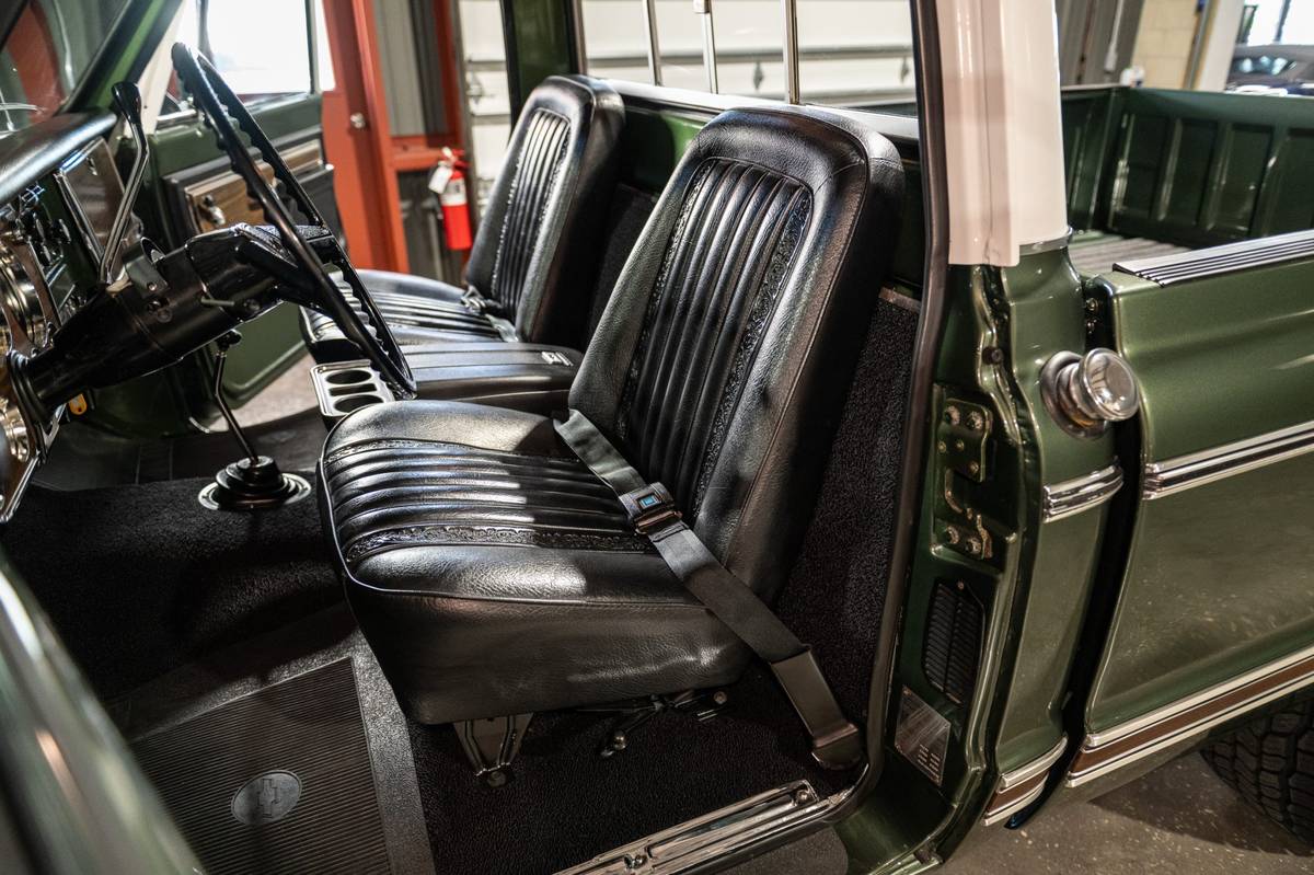Chevrolet-k10-1972-green-4