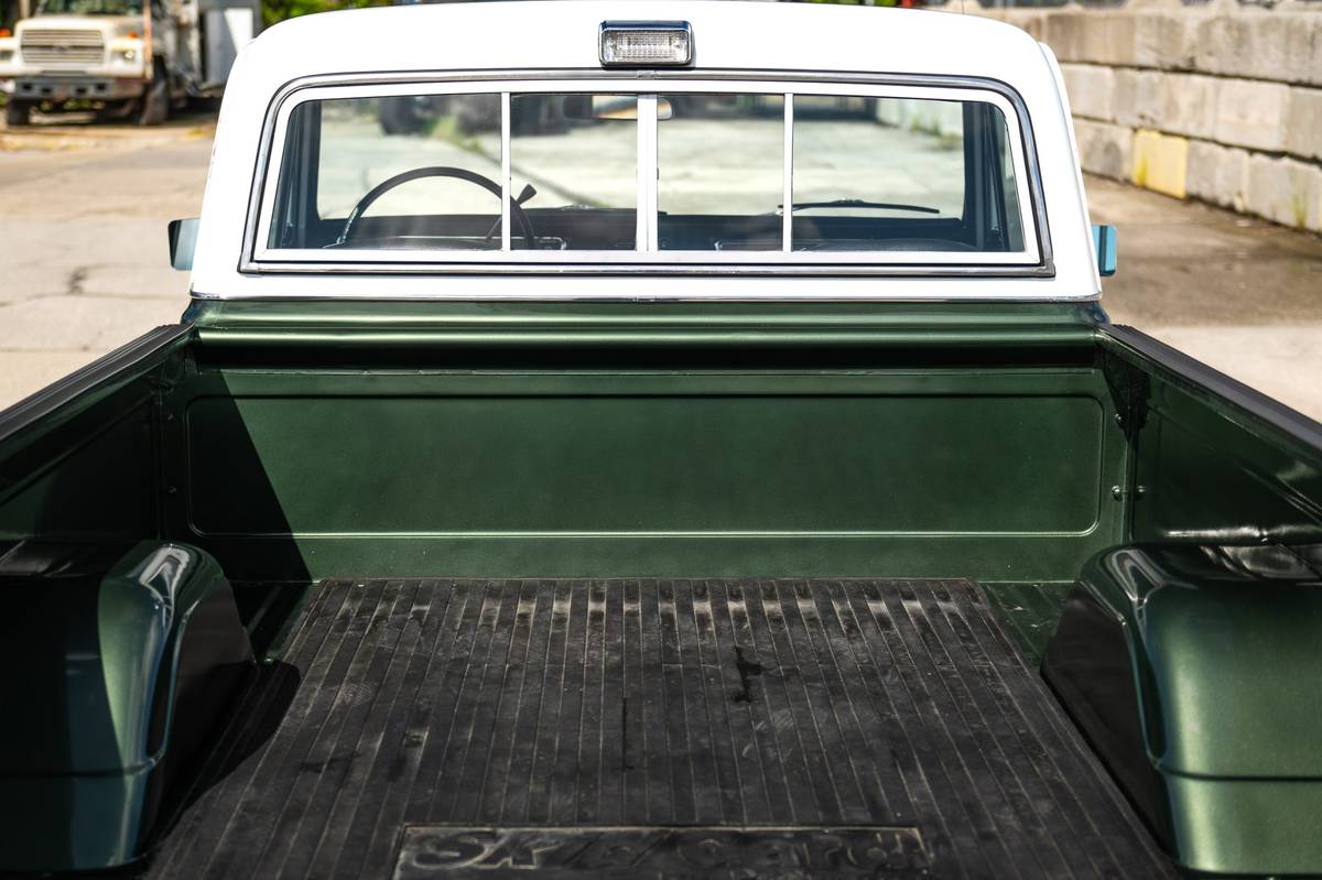 Chevrolet-k10-1972-green-6