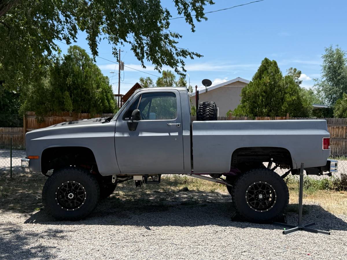 Chevrolet-k10-4x4-1981-grey-7
