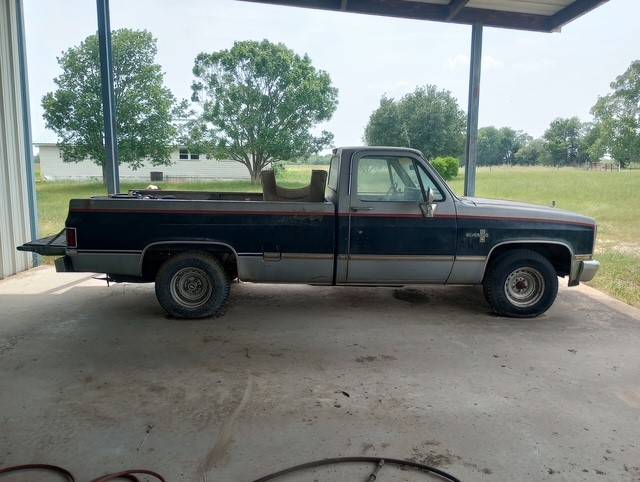 Chevrolet-k10-silverado-1984-silver-2