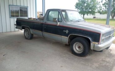 Chevrolet-k10-silverado-1984-silver