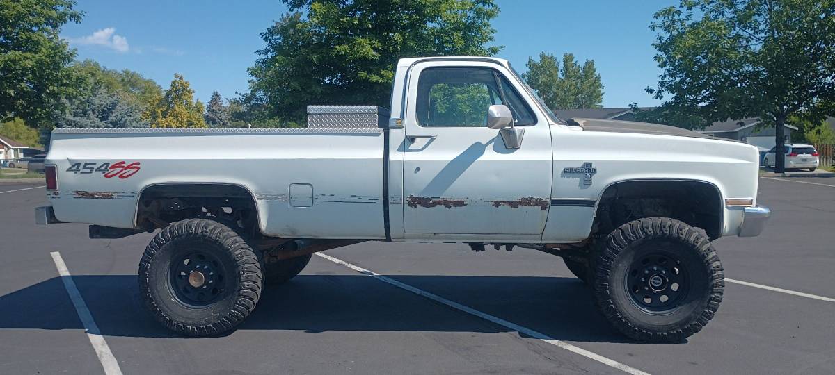 Chevrolet-k10-silverado-4x4-1981-white-19