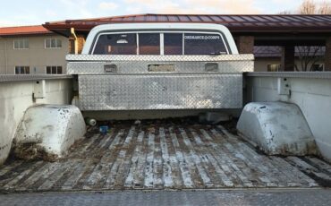 Chevrolet-k10-silverado-4x4-1981-white-2