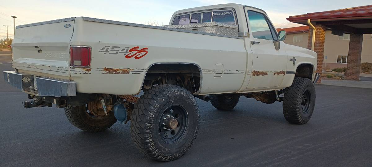 Chevrolet-k10-silverado-4x4-1981-white-4