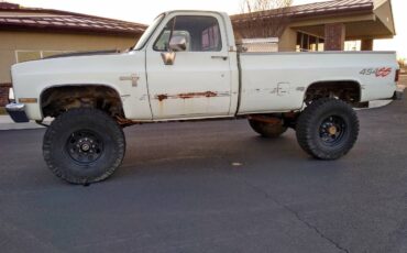 Chevrolet-k10-silverado-4x4-1981-white-8