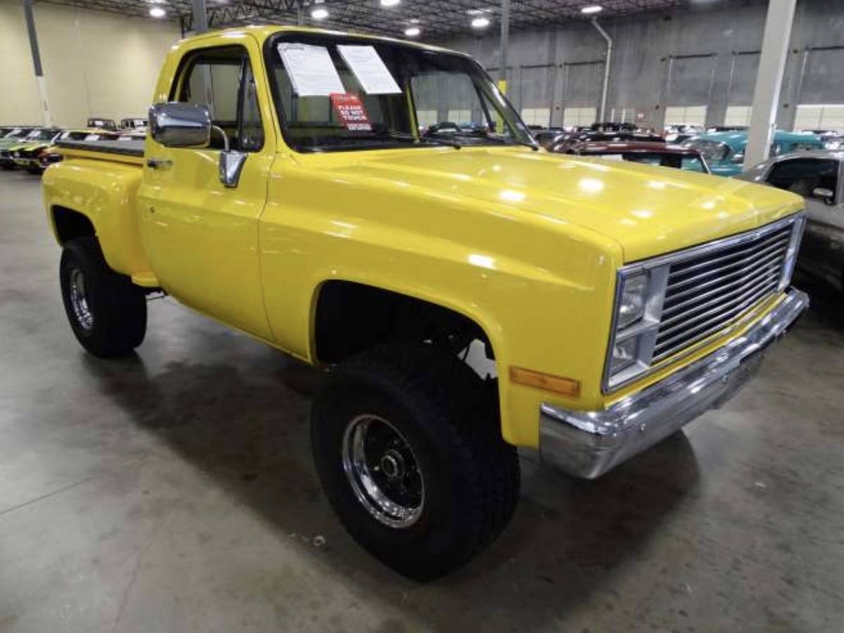 Chevrolet-k10-silverado-4x4-1984-yellow-11