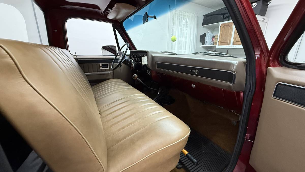 Chevrolet-k10-swb-4x4-1981-red-14